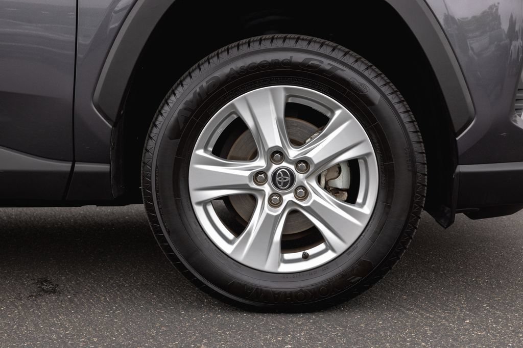 Certified 2020 Toyota RAV4 XLE w/ XLE Grade Weather Package FWD image 4