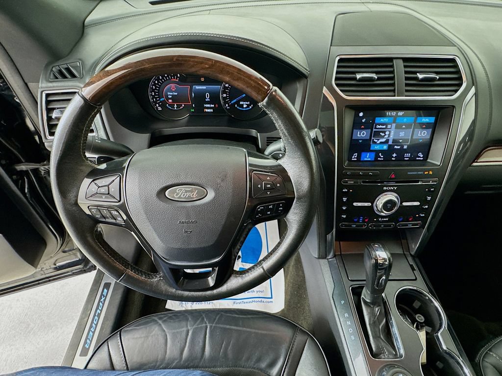 Used 2017 Ford Explorer Platinum AWD/4WD image 12