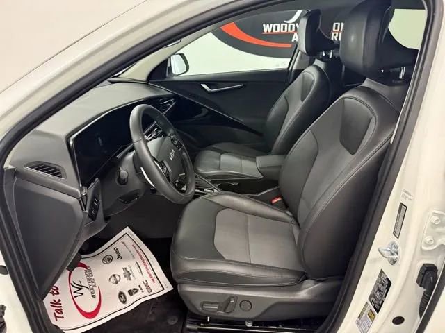 Used 2025 Kia Niro EX image 9