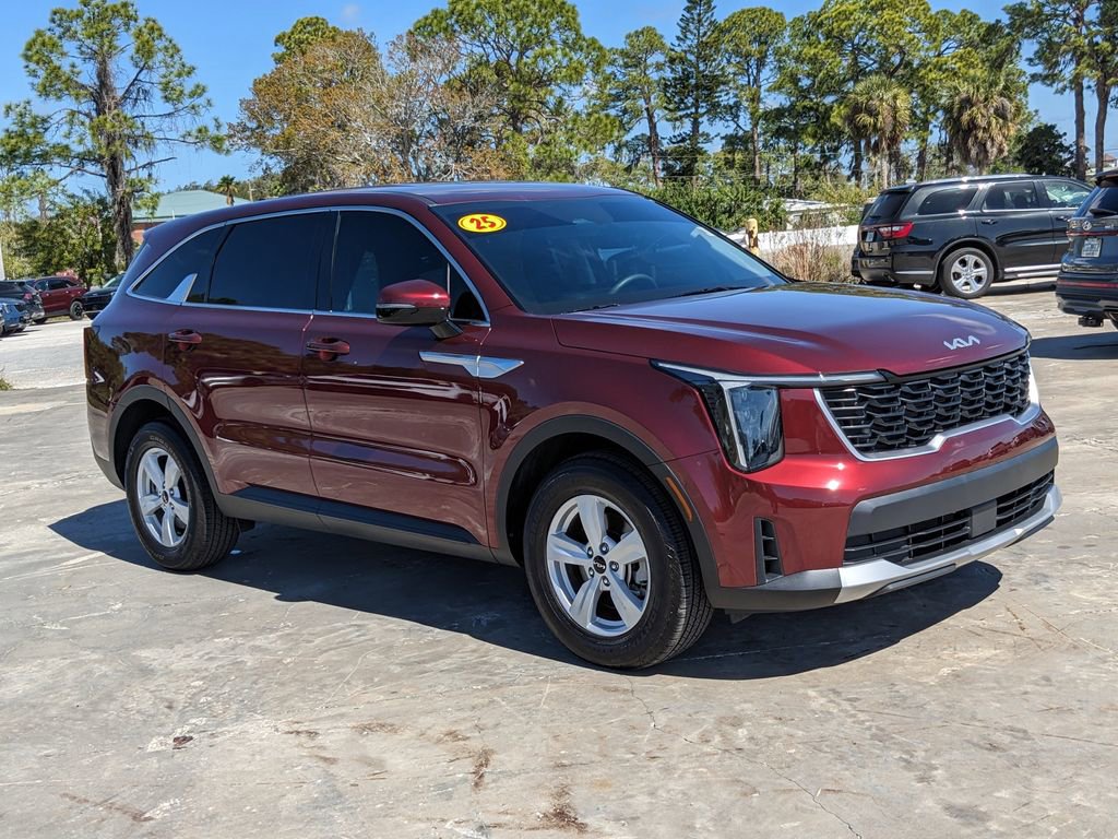 Certified 2025 Kia Sorento LX FWD image 3