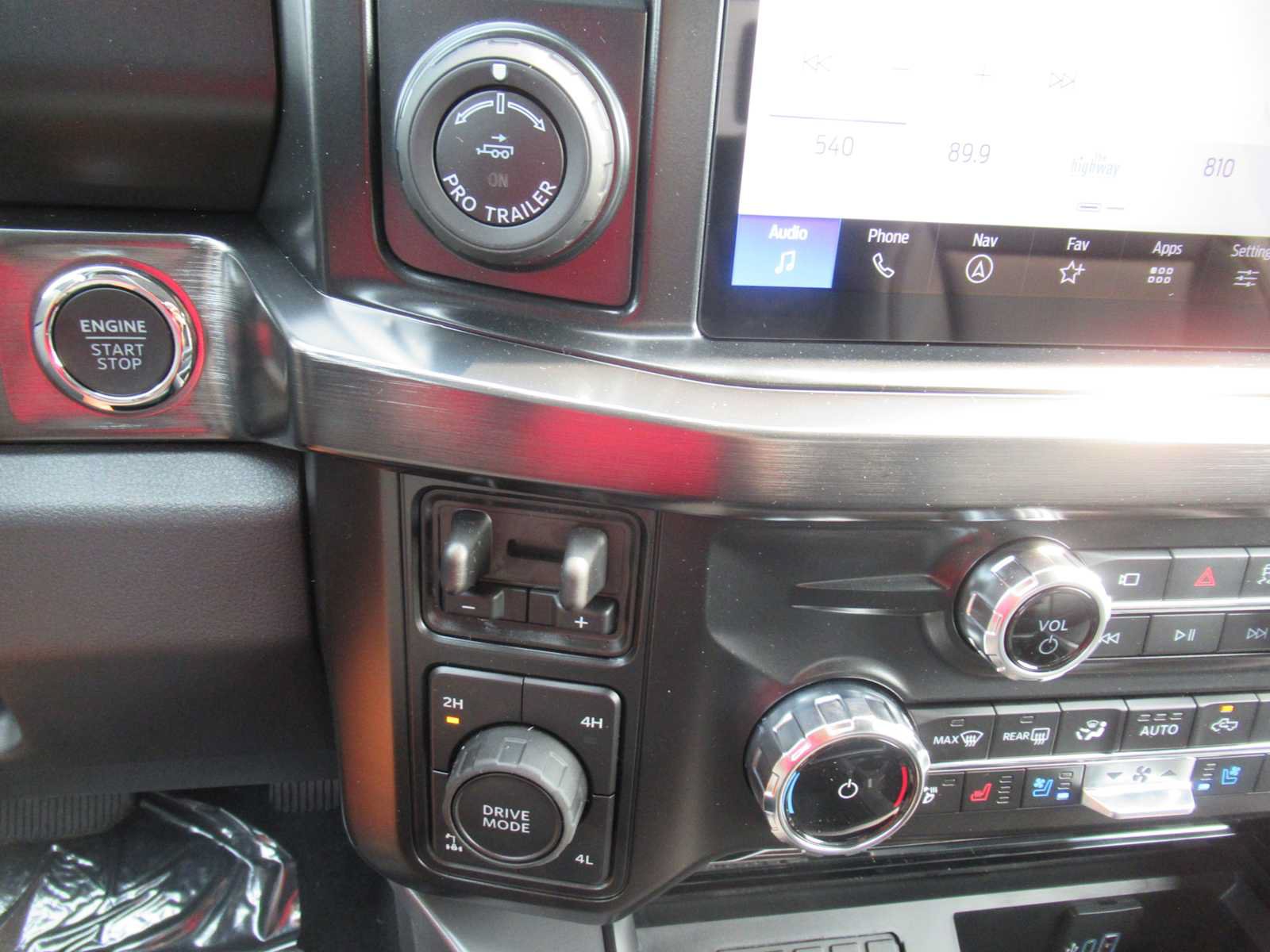 New 2026 Ford F250 Lariat w/ Black Appearance Package AWD/4WD image 23