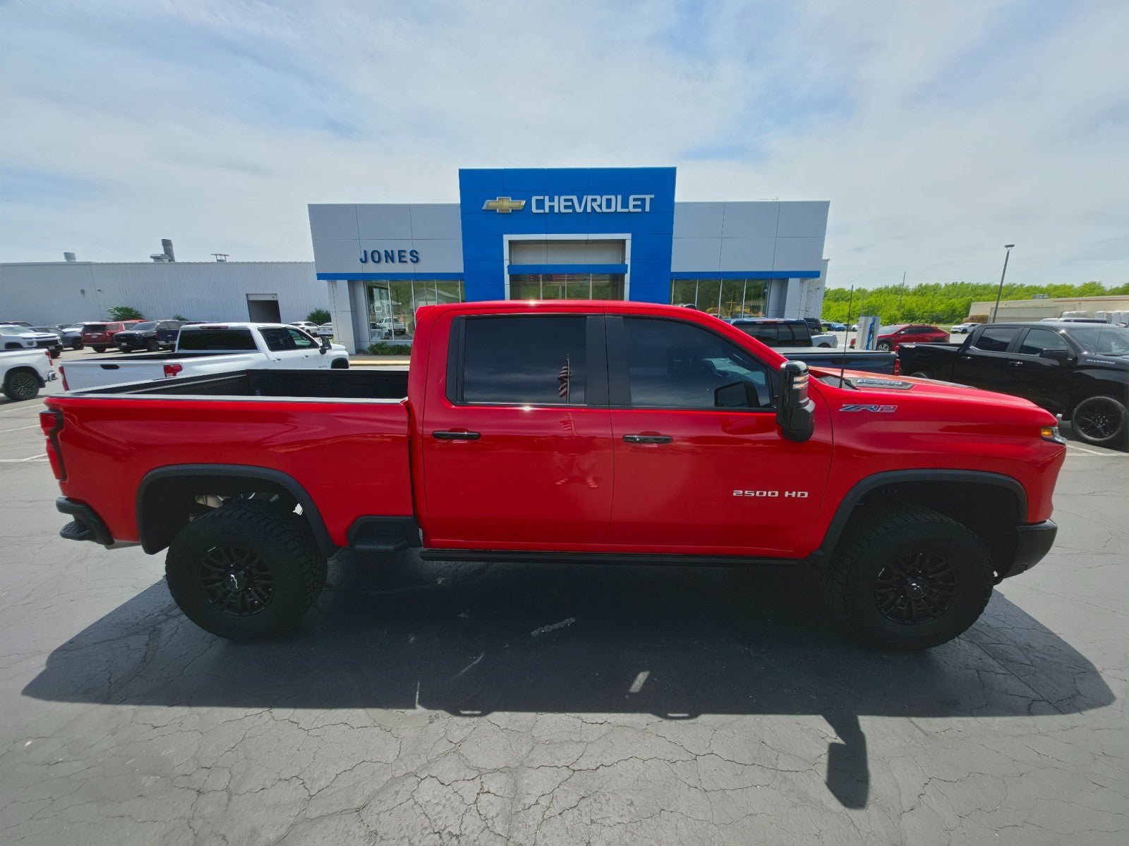 Used 2025 Chevrolet Silverado 2500 ZR2 w/ Technology Package AWD/4WD image 6