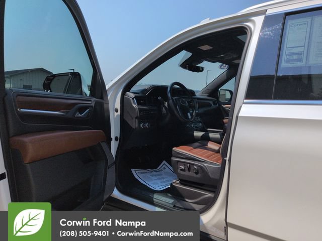 Used 2023 GMC Yukon Denali Ultimate AWD/4WD image 9