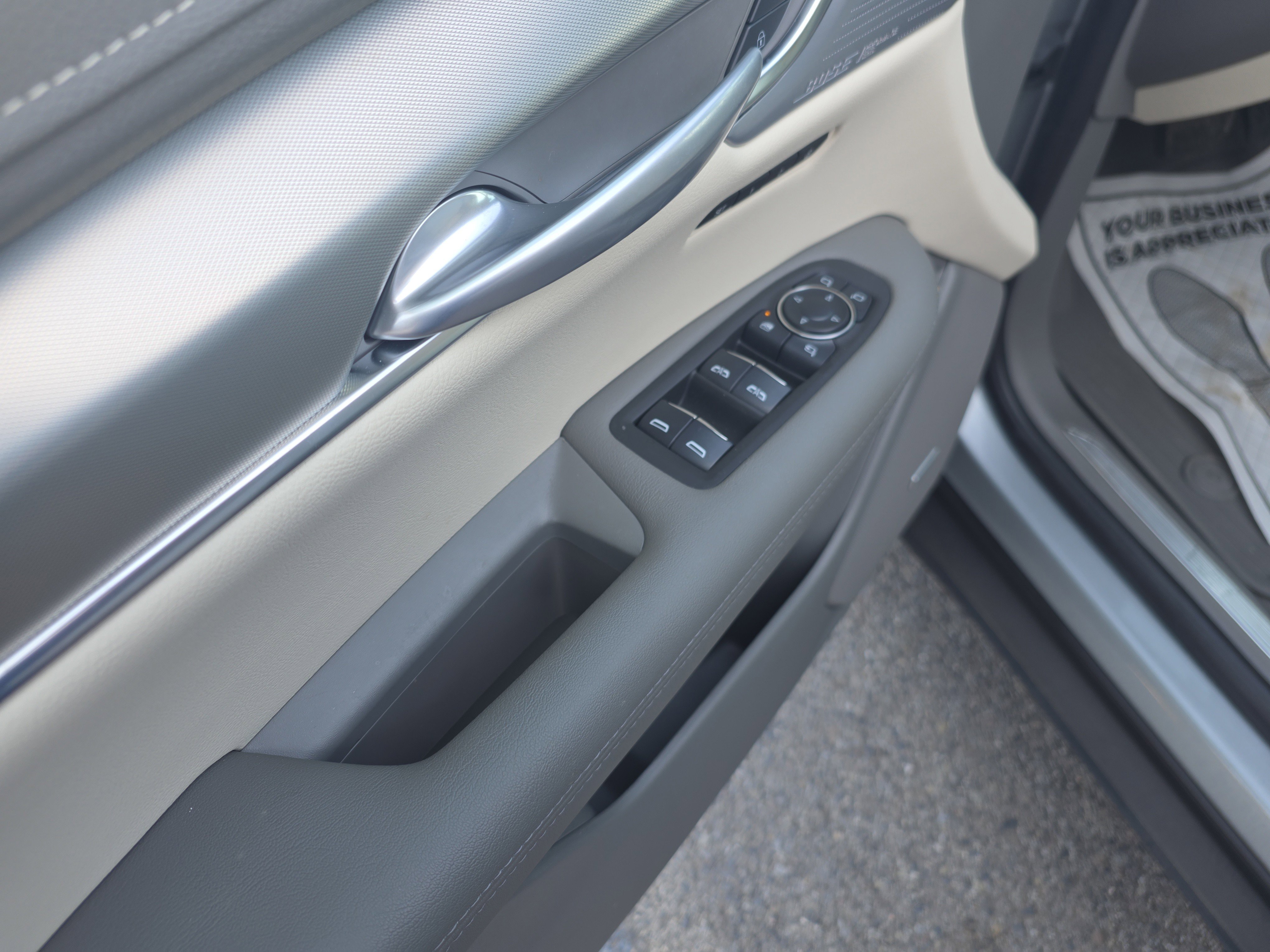 Used 2025 Cadillac XT5 Premium Luxury w/ Technology Package image 16