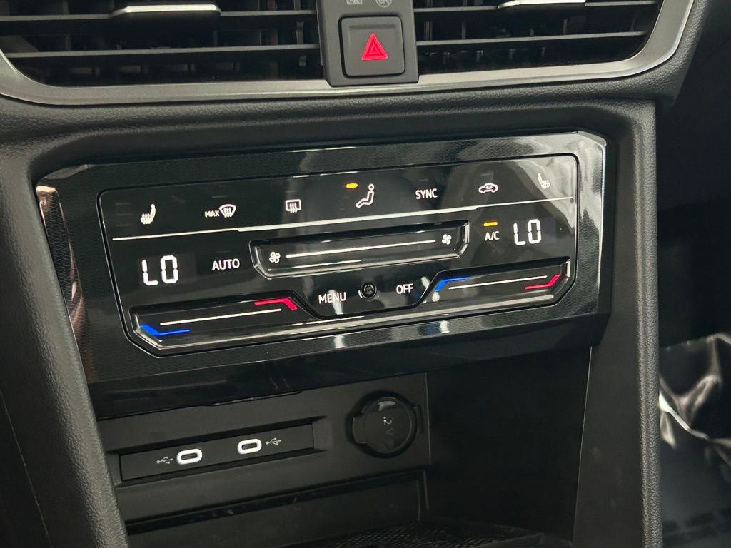 Used 2025 Volkswagen Taos SE image 21