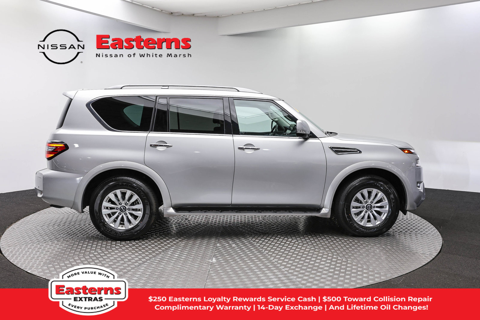Used 2023 Nissan Armada SV AWD/4WD image 4