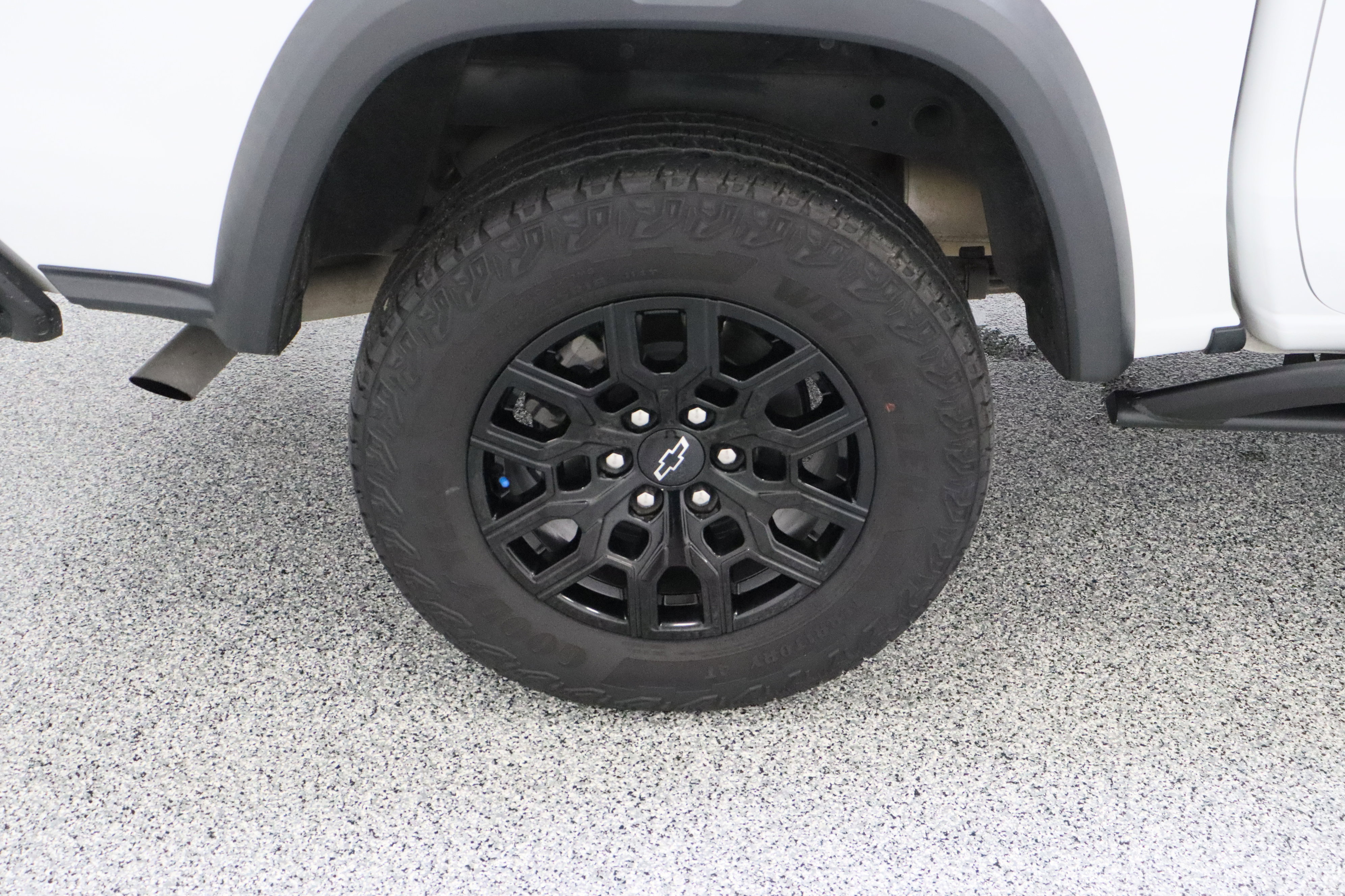 Used 2023 Chevrolet Colorado Trail Boss w/ Technology Package AWD/4WD image 6