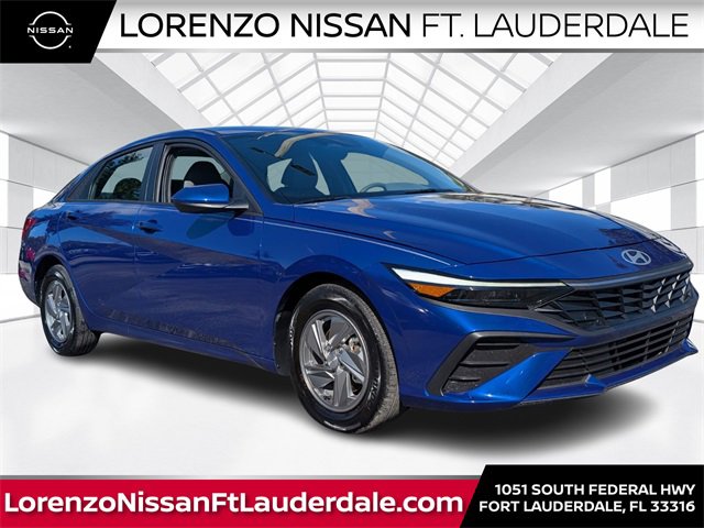 Used 2025 Hyundai Elantra SE image 1