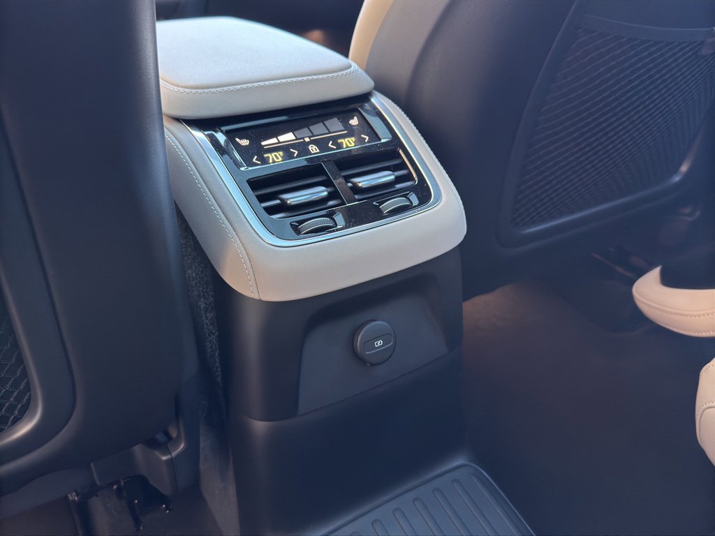 New 2026 Volvo XC90 T8 Plus w/ Protection Package Premier image 24