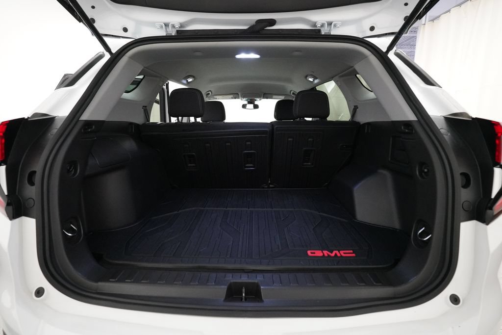 Used 2024 GMC Terrain SLE w/ LPO, Floor Liner Package AWD/4WD image 10