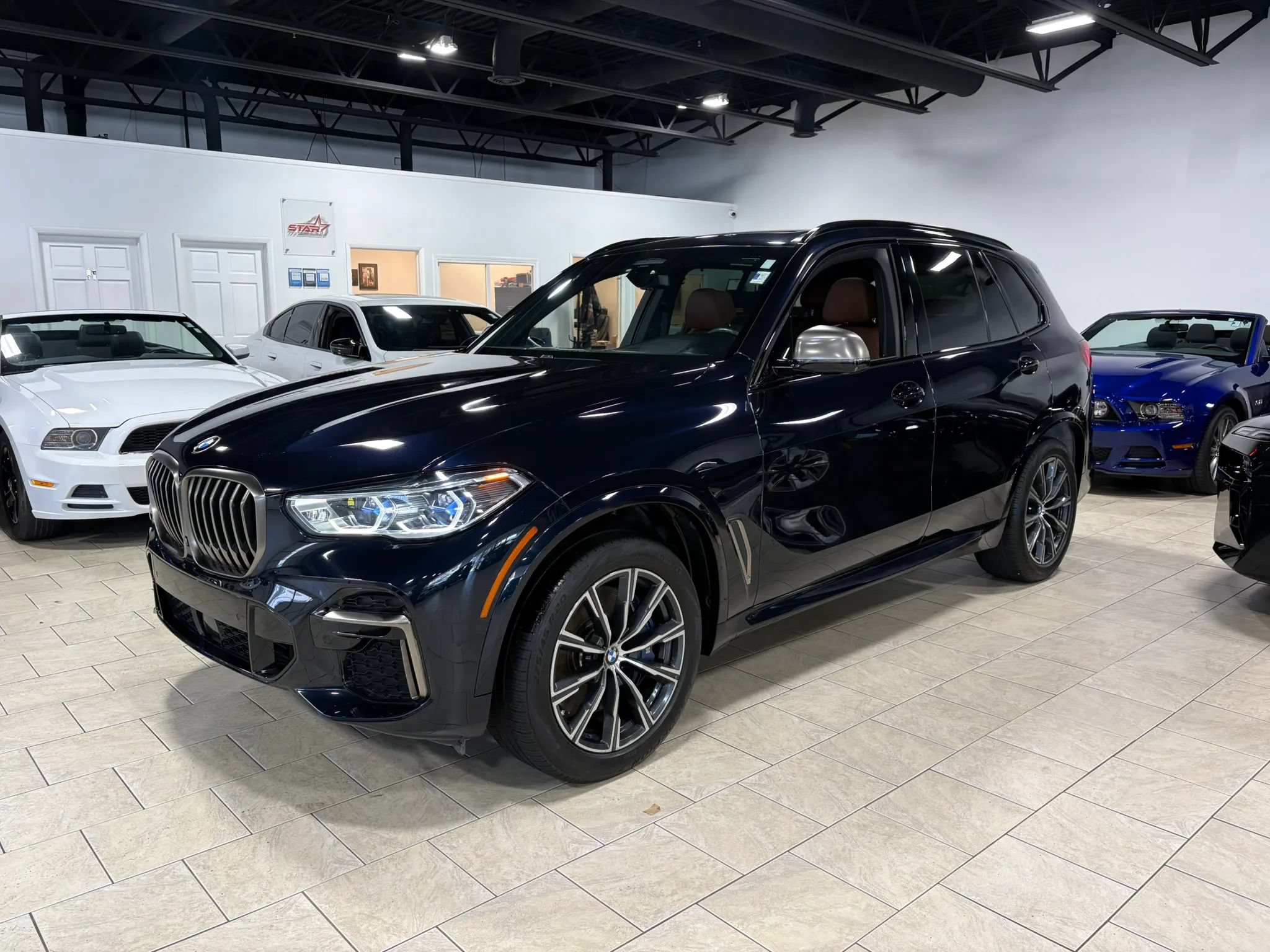 Used 2022 BMW X5 M50i w/ Executive Package AWD/4WD image 4