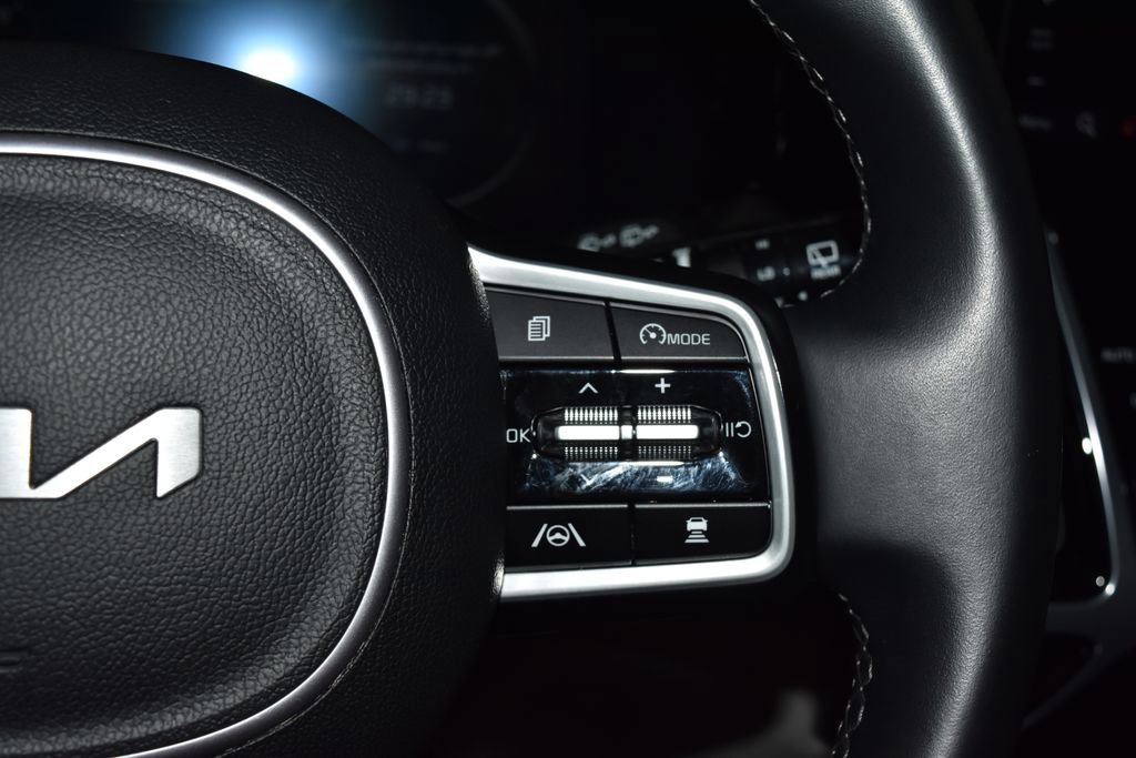 Used 2023 Kia Sorento SX FWD image 9