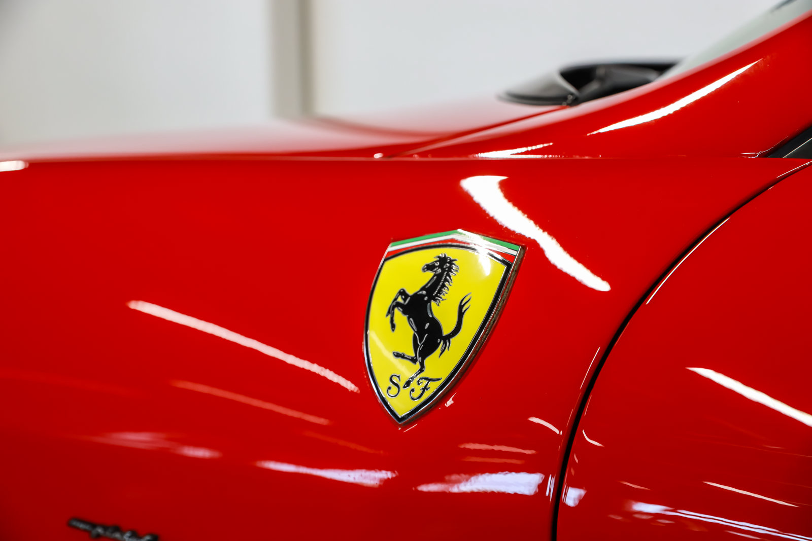 Used 2000 Ferrari 550 Maranello Coupe RWD image 25