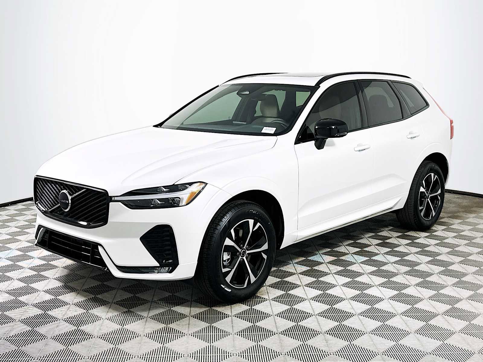 New 2026 Volvo XC60 B5 Core image 3
