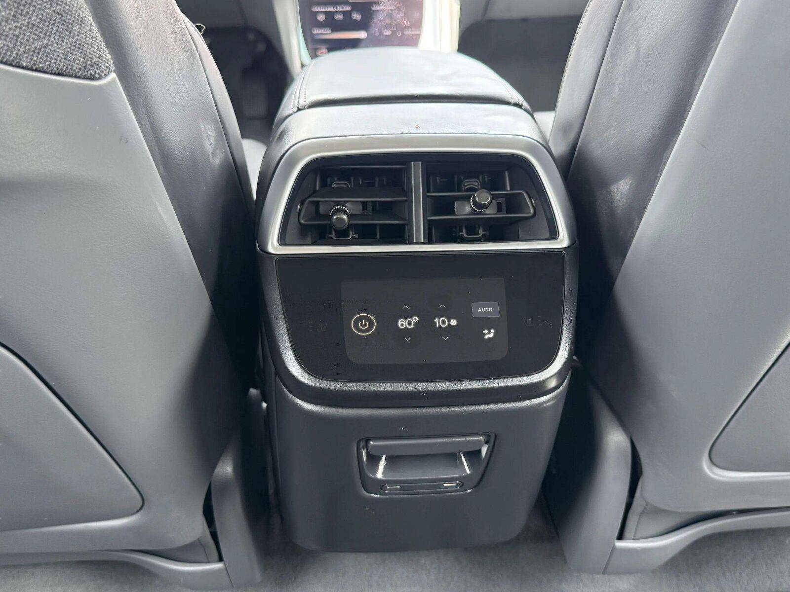 Used 2025 Lucid Air Pure RWD image 48