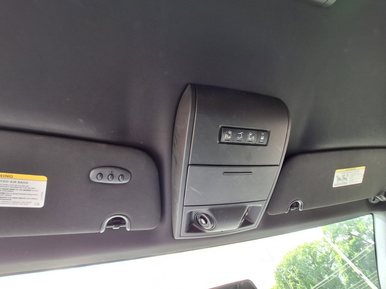 Used 2014 Dodge Grand Caravan R/T image 22