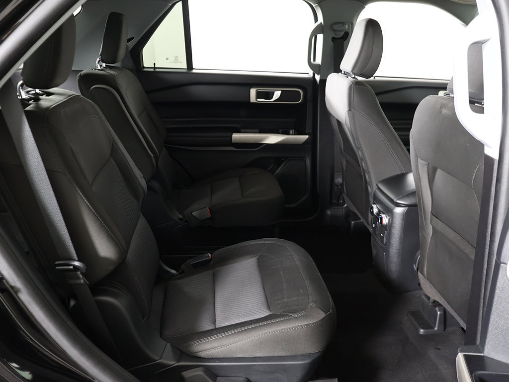 Used 2023 Ford Explorer XLT AWD/4WD image 35