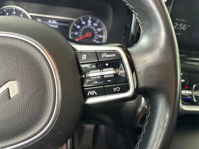 Used 2023 Kia Sorento S image 16