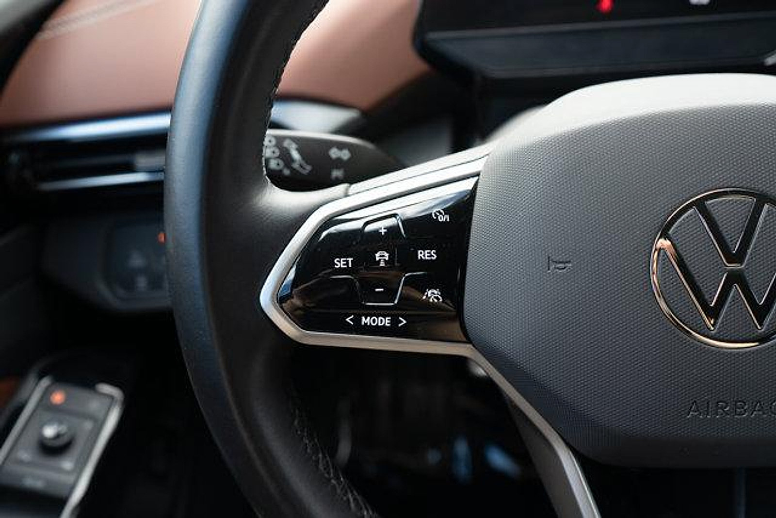 Certified 2022 Volkswagen ID.4 Pro S AWD/4WD image 14