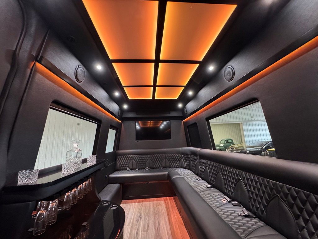 Used 2023 Mercedes-Benz Sprinter 2500 image 26