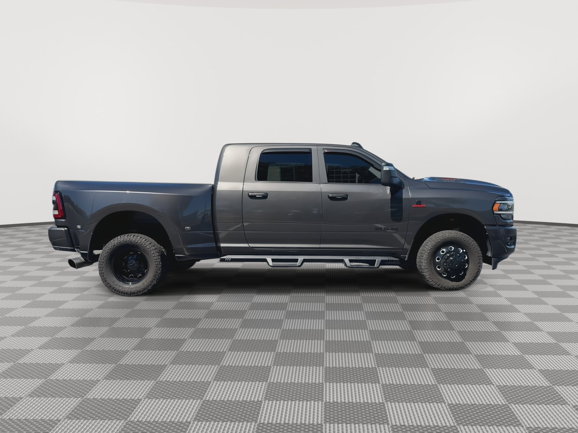 Used 2024 RAM 3500 Laramie w/ Night Edition AWD/4WD image 9