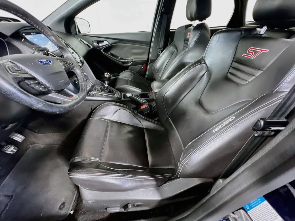 Used 2017 Ford Focus ST w/ Equipment Group 402A FWD image 12