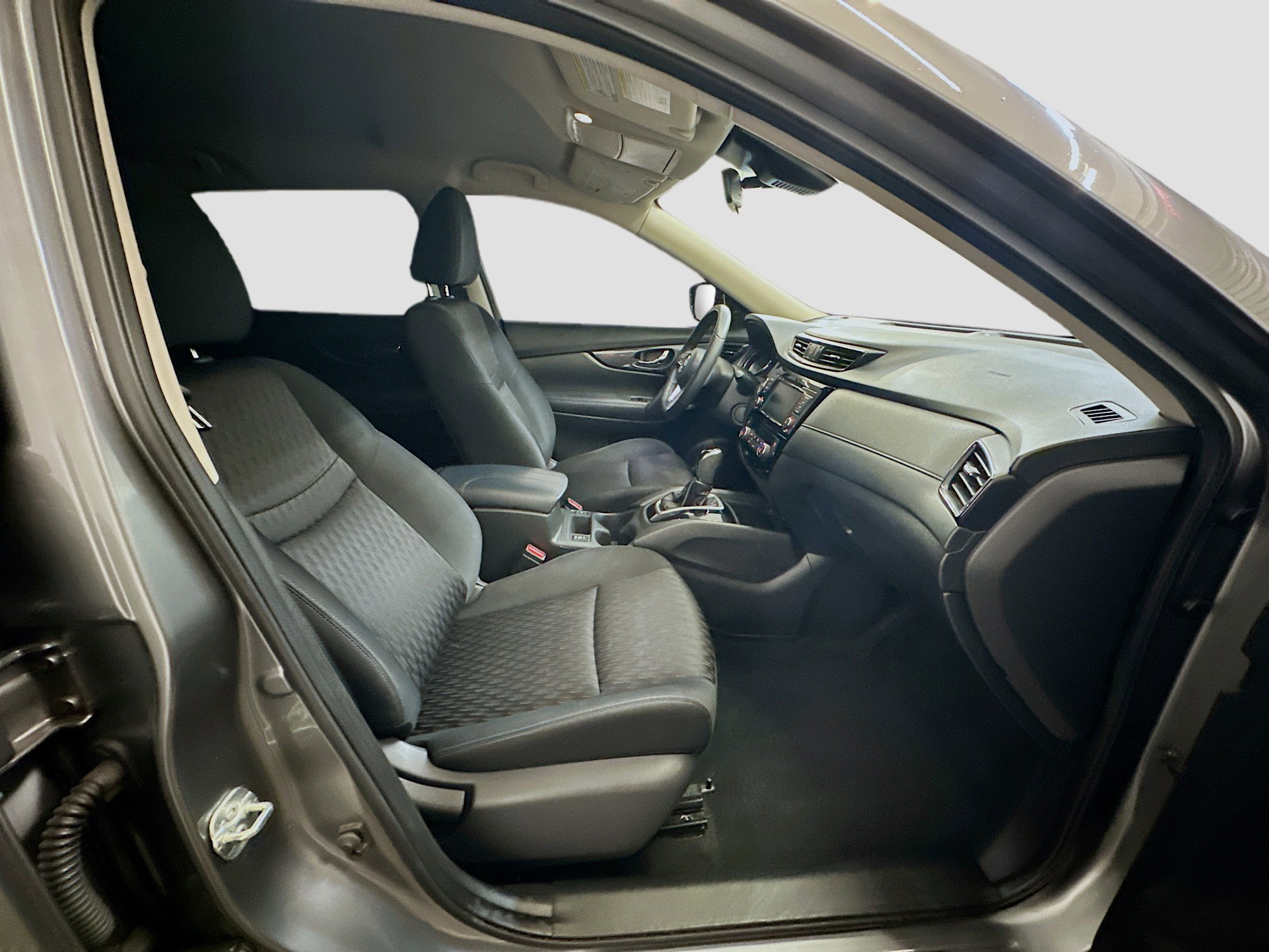 Used 2019 Nissan Rogue SV AWD/4WD image 32