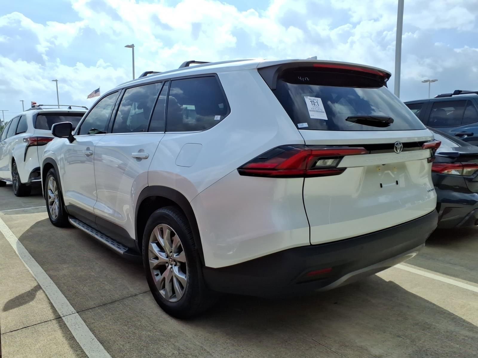 Used 2025 Toyota Grand Highlander FWD image 2