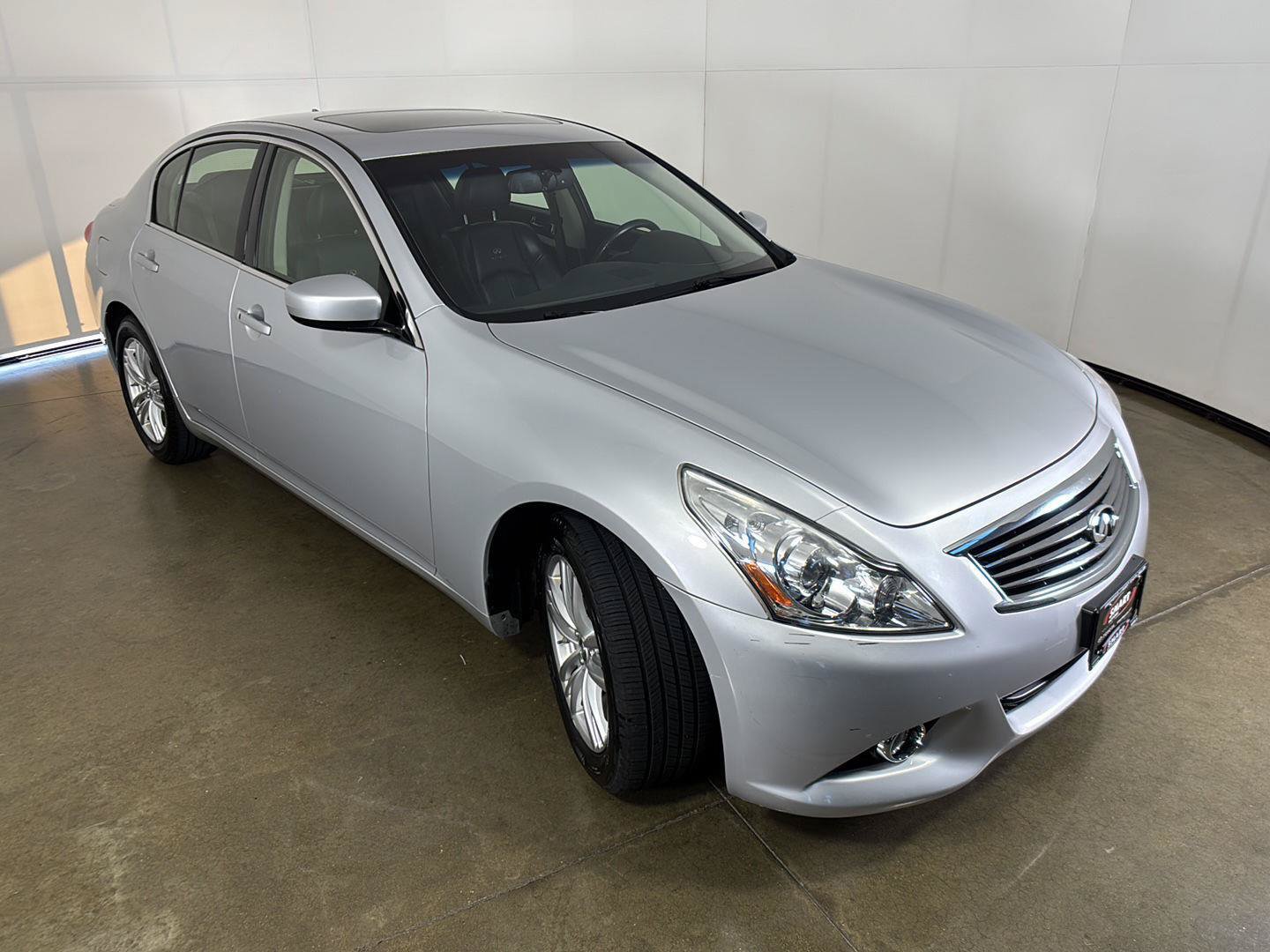 Used 2013 INFINITI G37 x Sedan w/ Premium Pkg AWD/4WD image 6