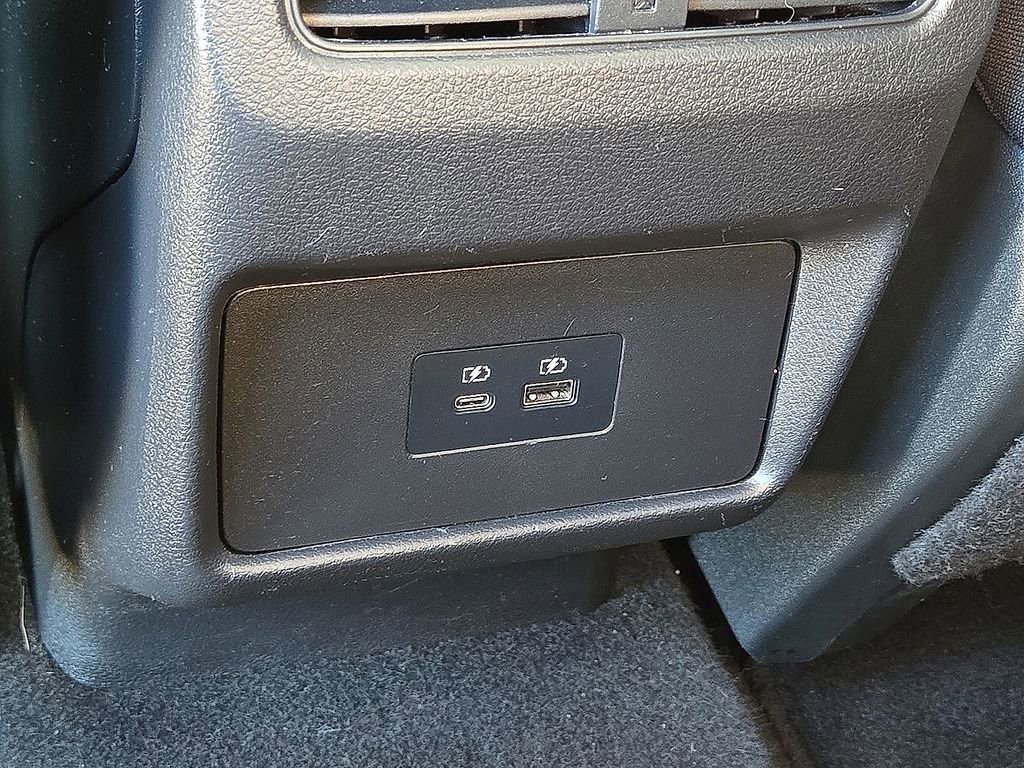 Used 2021 Nissan Rogue SV image 16