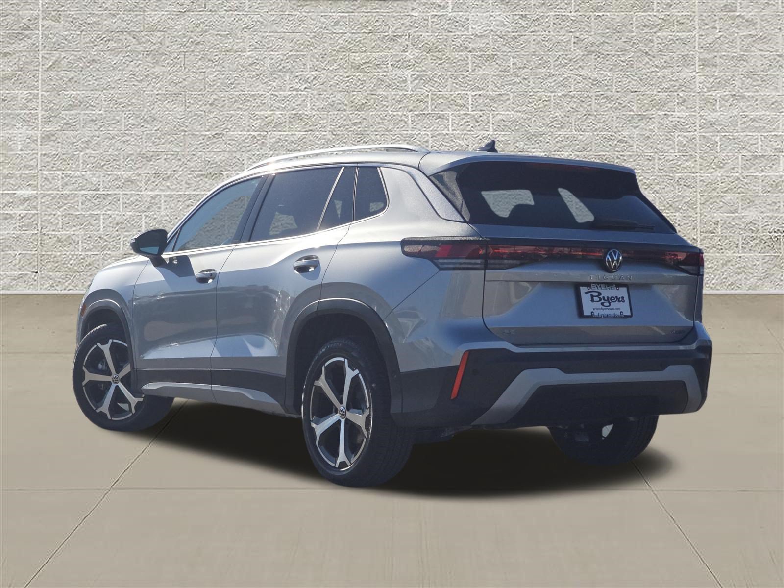 New 2026 Volkswagen Tiguan SE AWD/4WD image 5