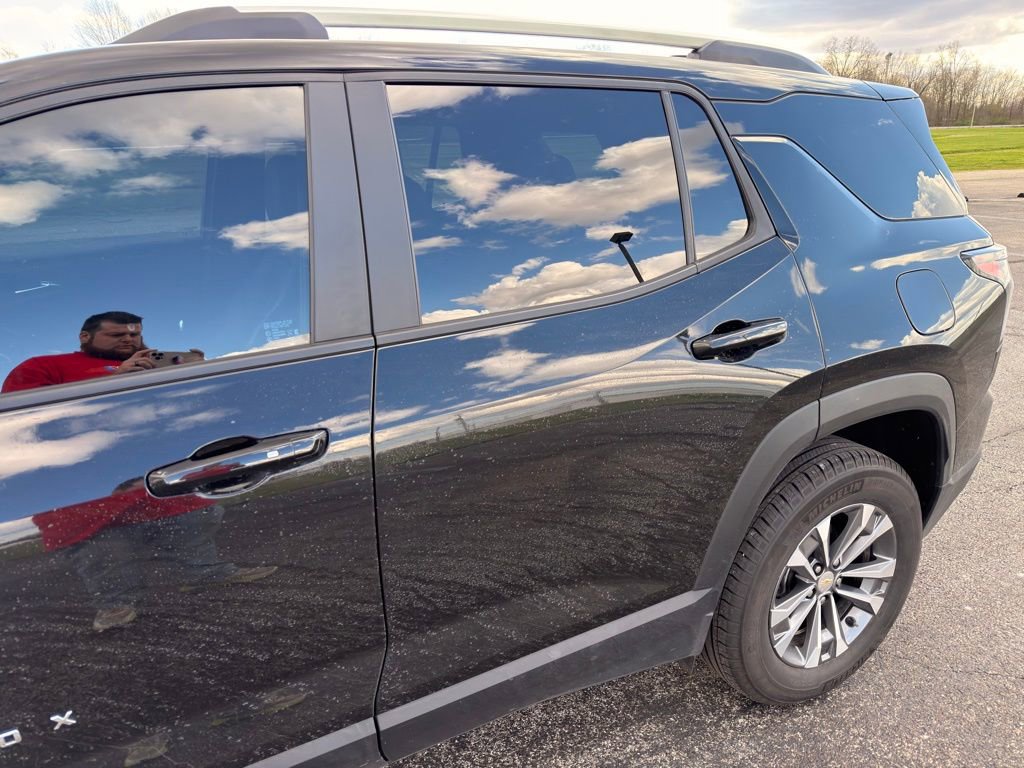 Used 2025 Chevrolet Equinox LT w/ Convenience Package II AWD/4WD image 14