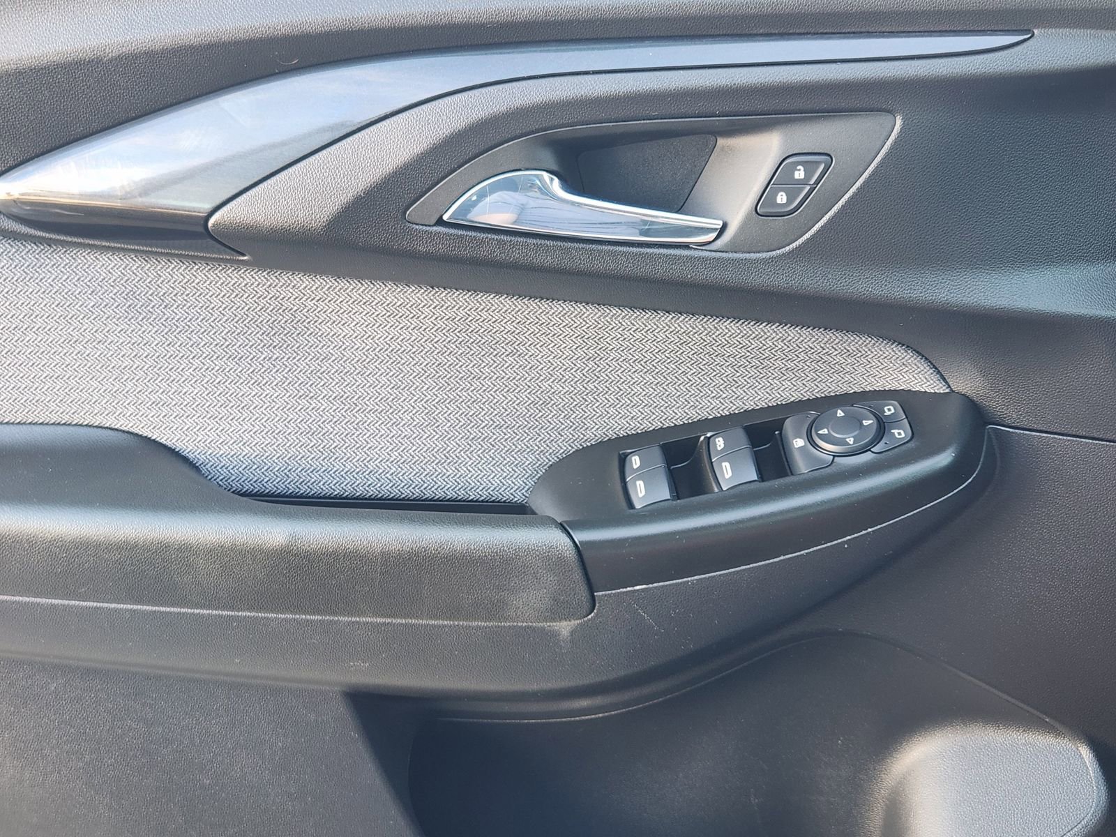 Used 2023 Chevrolet TrailBlazer LS image 26