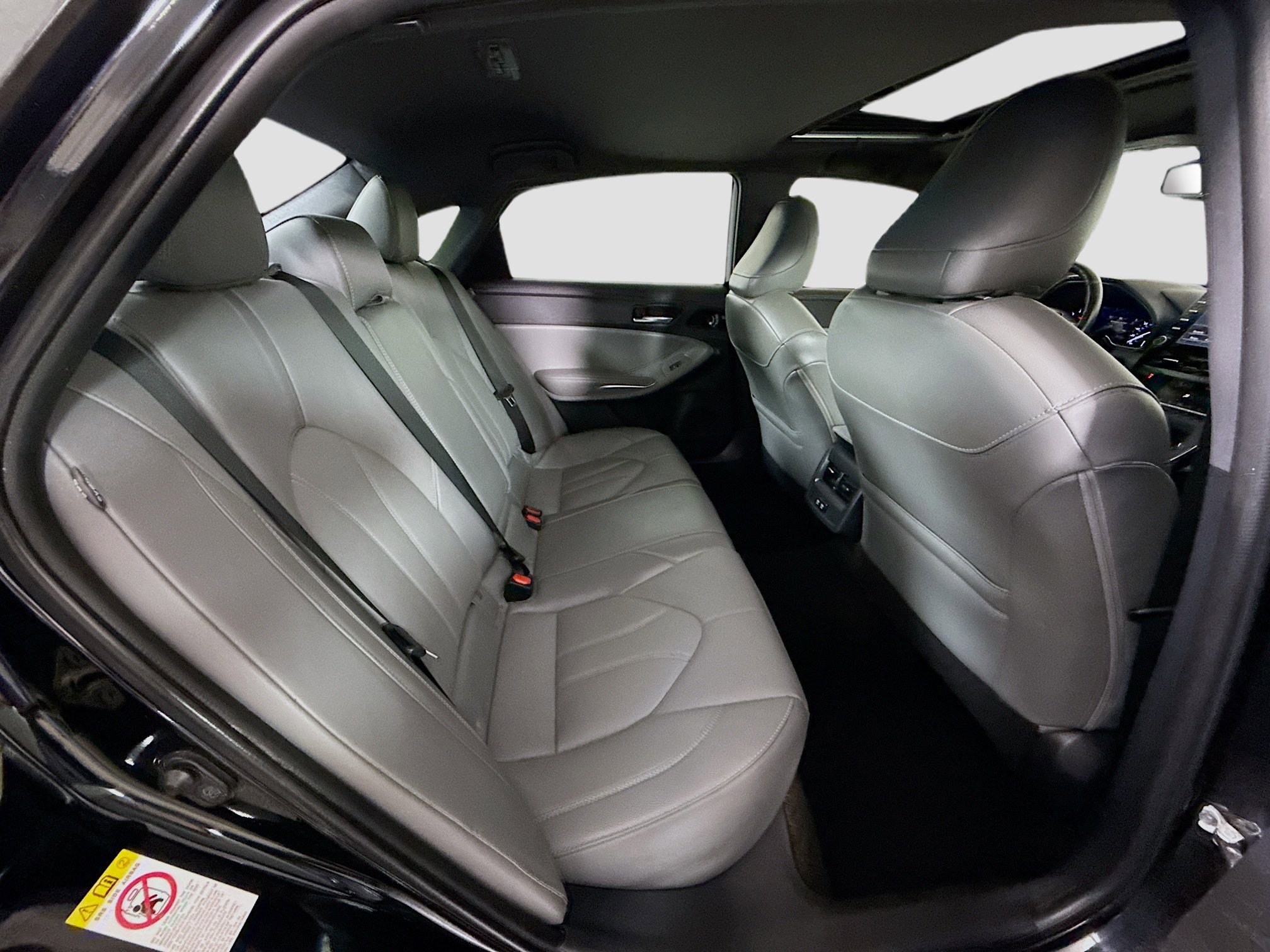 Used 2019 Toyota Avalon XLE w/ Moonroof Package FWD image 27