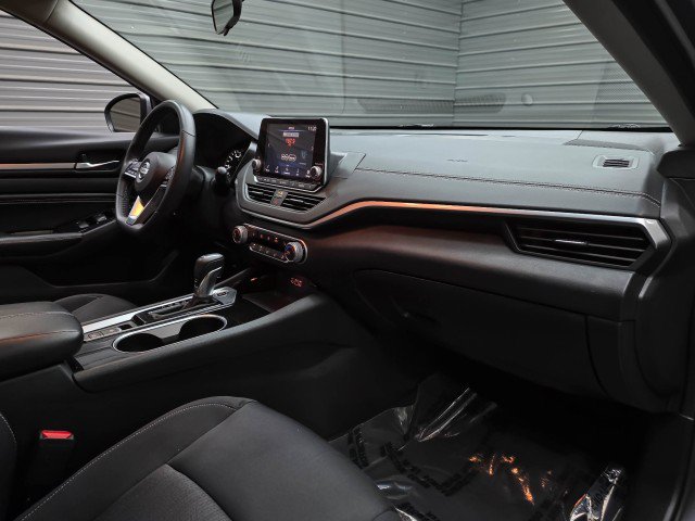 Used 2022 Nissan Altima 2.5 SV w/ SV Premium Package AWD/4WD image 12