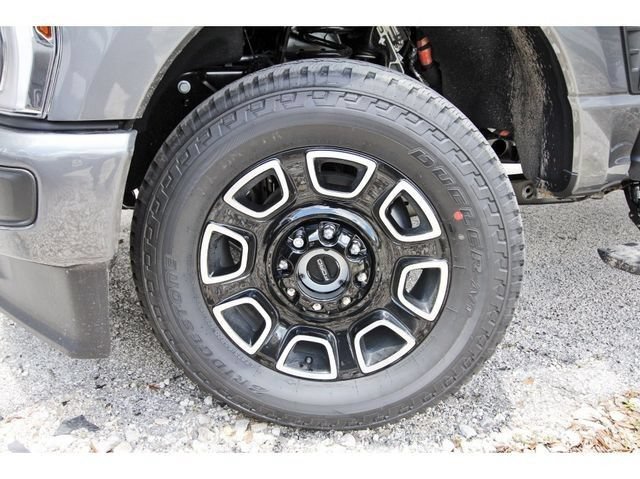 New 2026 Ford F250 Platinum w/ FX4 Off-Road Package AWD/4WD image 21