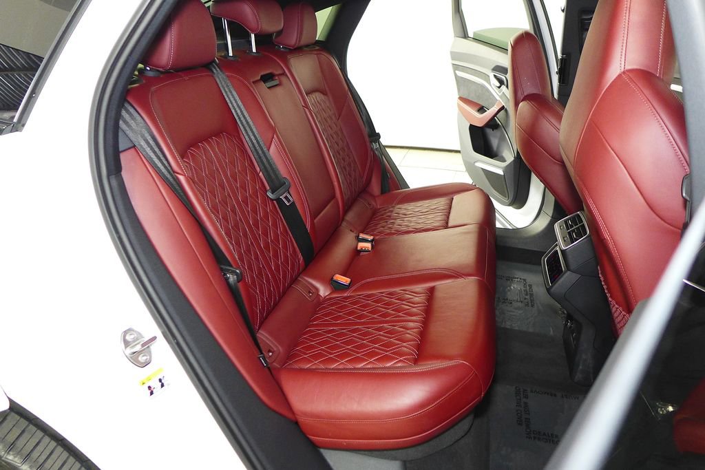 Used 2023 Audi e-tron S Premium Plus w/ Black Optic Package AWD/4WD image 20