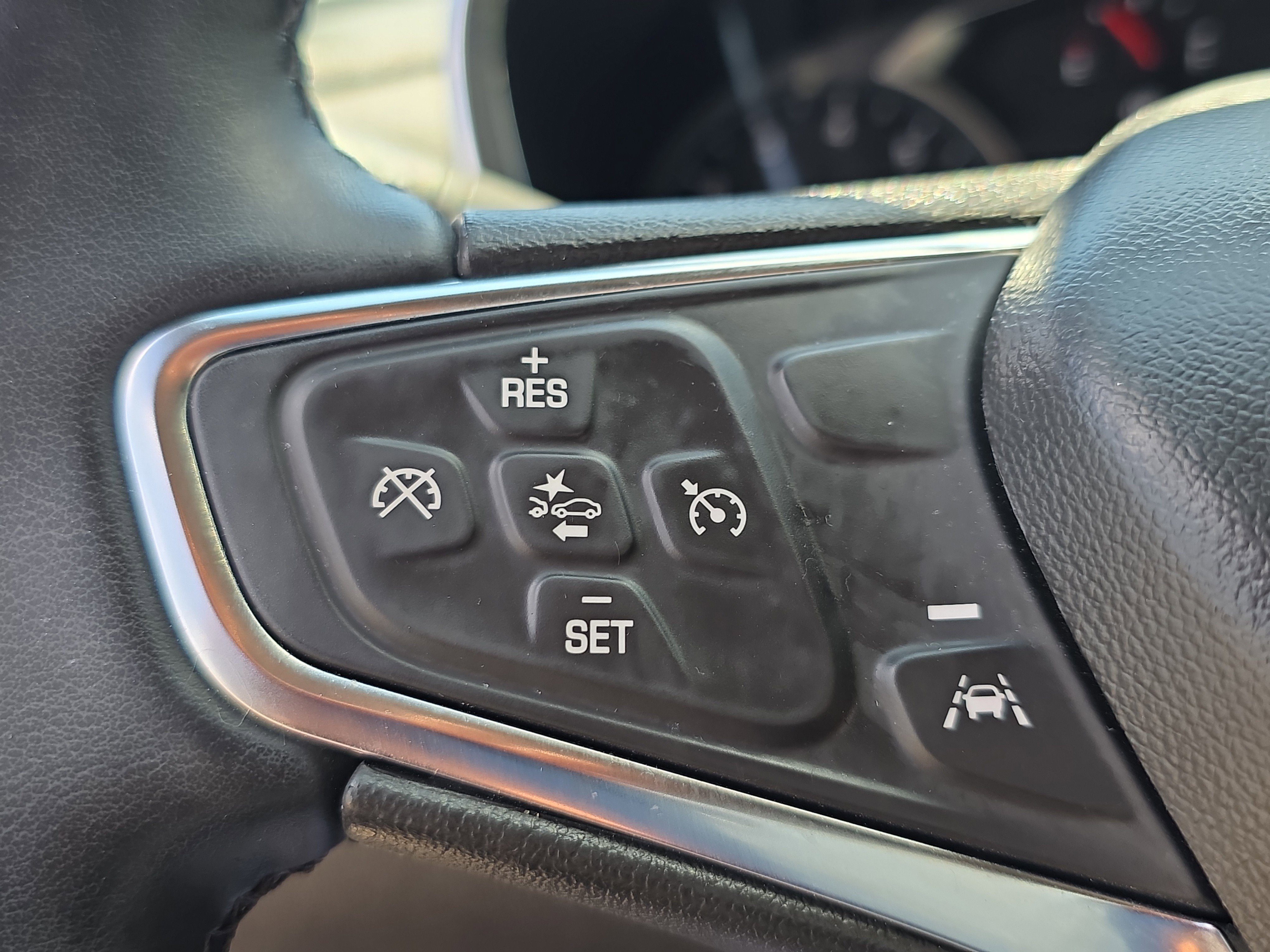 Used 2024 Chevrolet Equinox LT FWD image 30