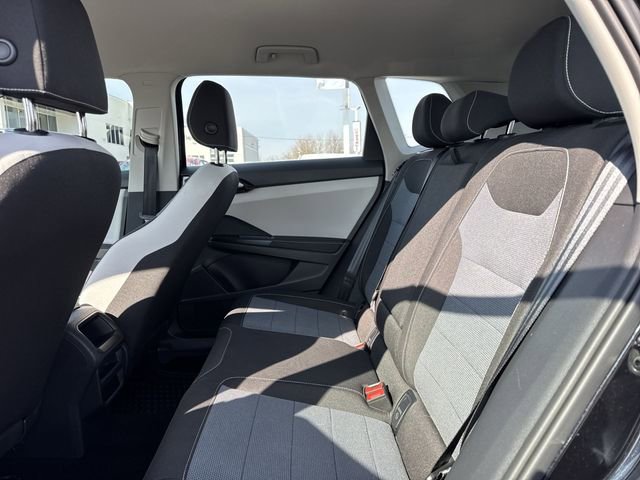 Used 2025 Volkswagen Taos S image 9