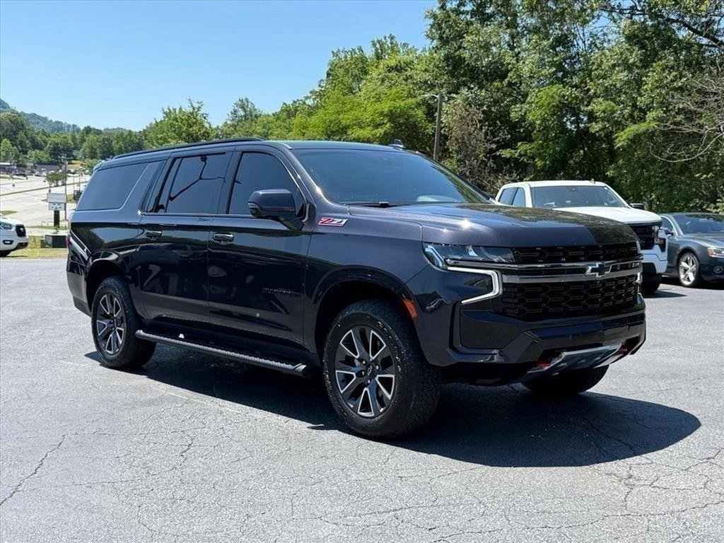Used 2022 Chevrolet Suburban Z71 w/ Luxury Package AWD/4WD image 2