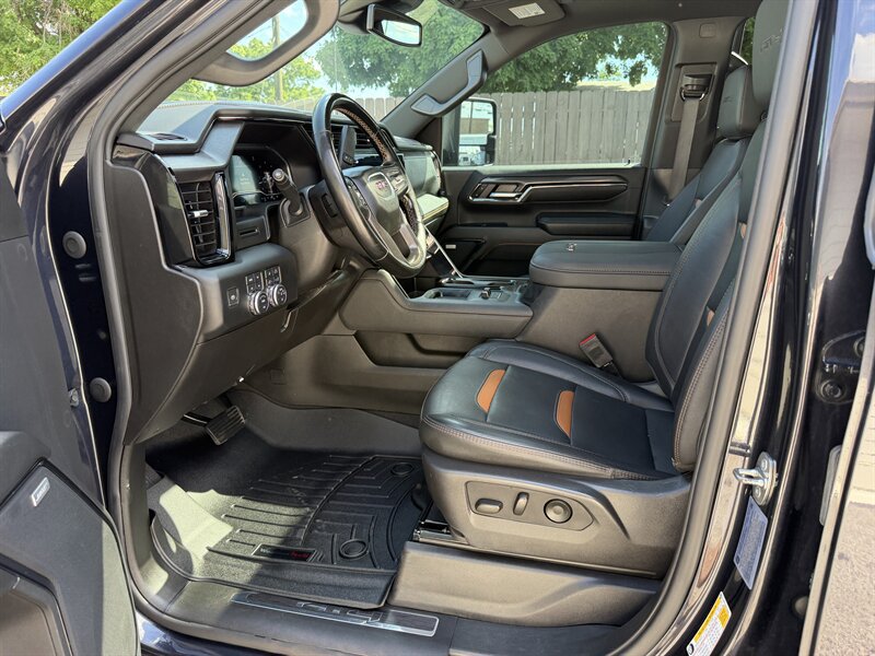 Used 2024 GMC Sierra 2500 AT4 w/ AT4 Preferred Package AWD/4WD image 21