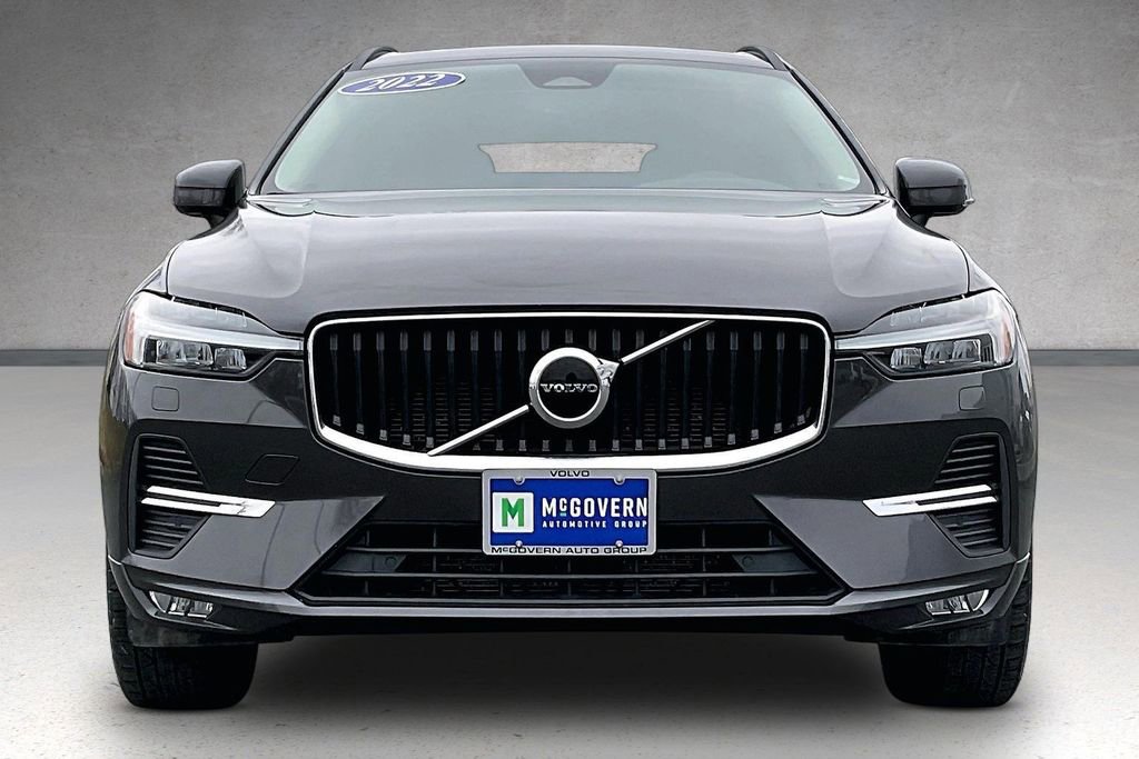 Used 2022 Volvo XC60 B5 Momentum w/ Climate Package image 2