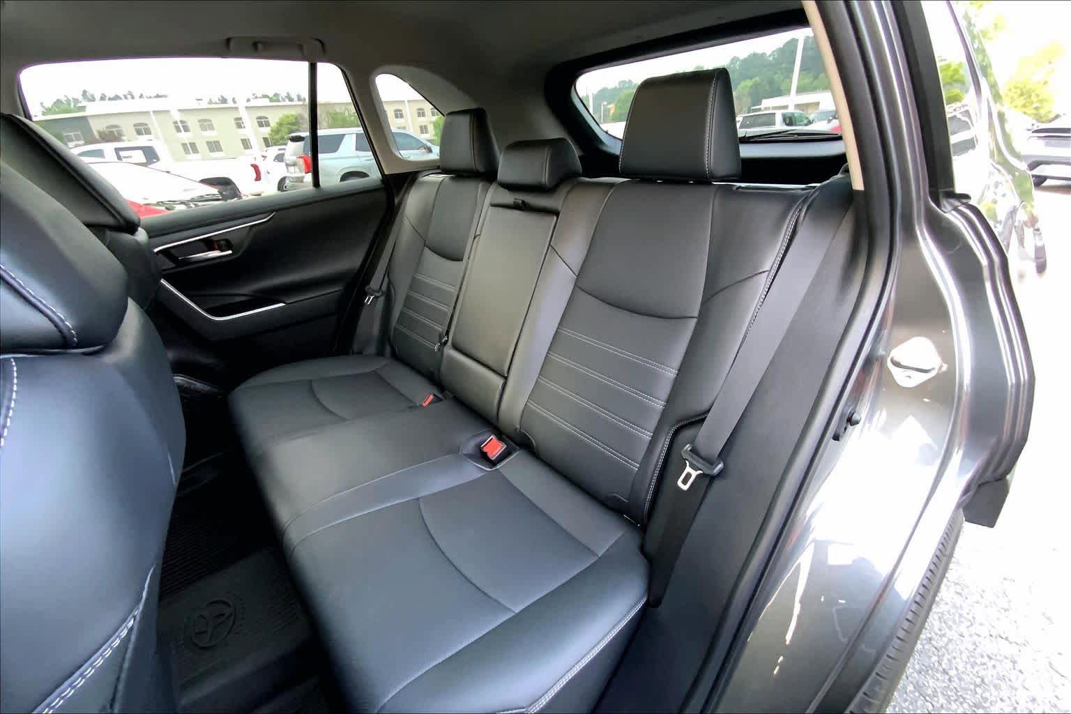 Used 2023 Toyota RAV4 Limited image 20