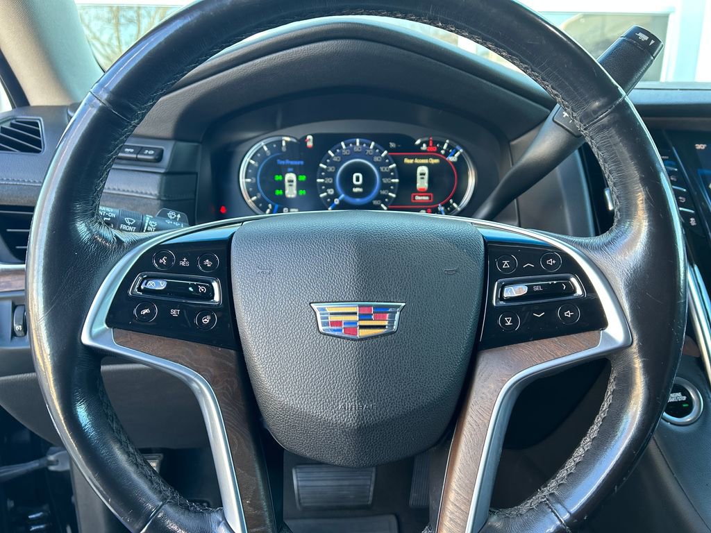 Used 2019 Cadillac Escalade Luxury image 16