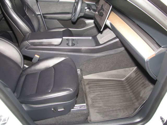 Used 2024 Tesla Model Y Performance AWD/4WD image 15