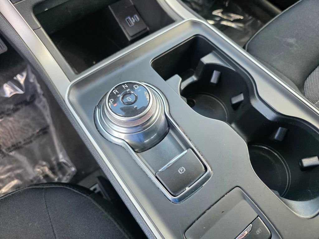 Used 2022 Ford Edge SE image 25