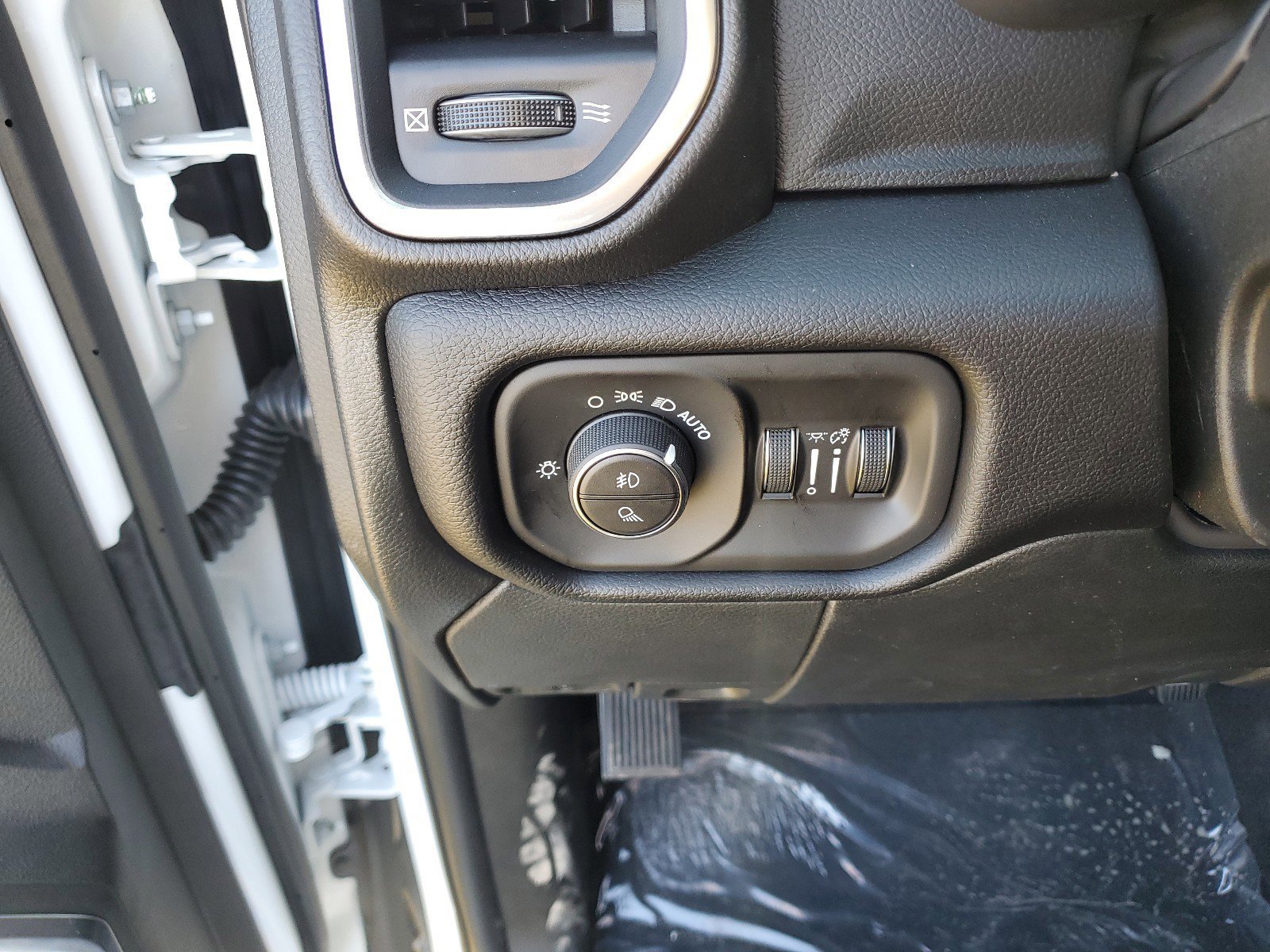 New 2026 RAM 3500 Laramie w/ Night Edition image 32