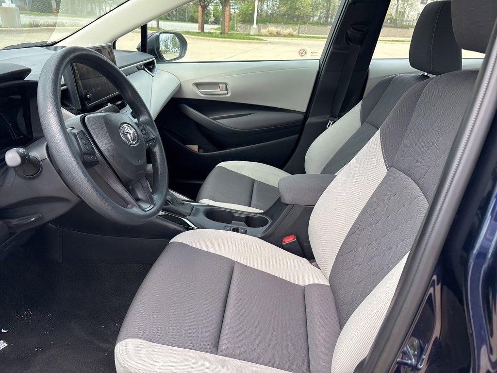 Used 2026 Toyota Corolla LE FWD image 12