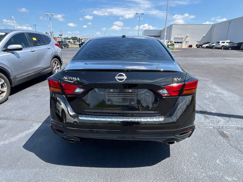 Used 2023 Nissan Altima 2.5 SV w/ SV Premium Package FWD image 6