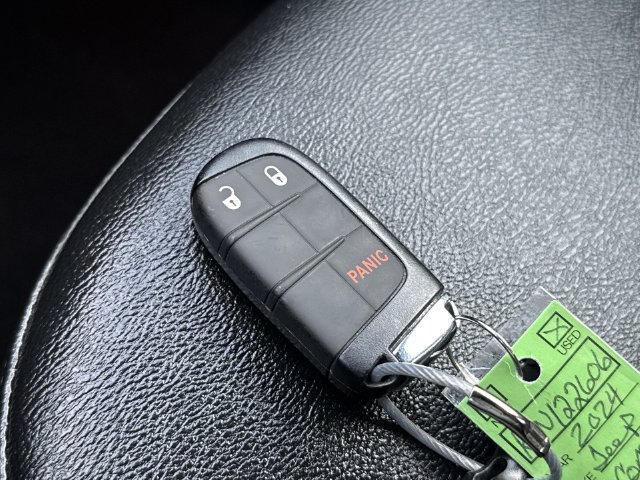 Used 2024 Jeep Compass Latitude AWD/4WD image 27